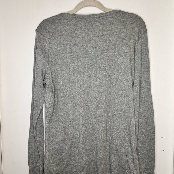 NWT BCBG Paris Button Down V-Neck Long Sleeve Tee XL Heather Gray Soft - Picture 2 of 5